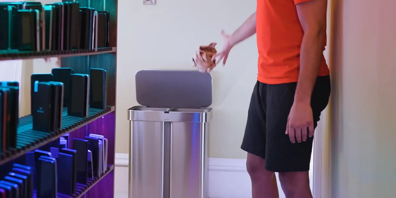 פח זבל חכם עם פתיחה אוטומטית